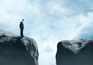 Why Most Retailers Fail to Cross the Ecommerce Chasm